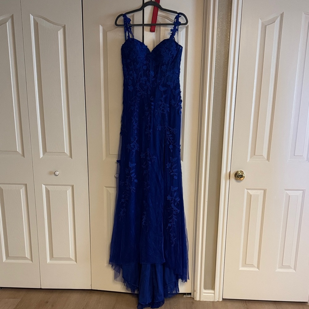 Elegant Blue Lace Prom Dress